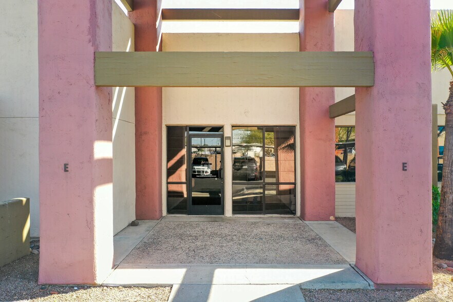 More Photos Of 16620 N 40th St, Phoenix Unknown For Lease