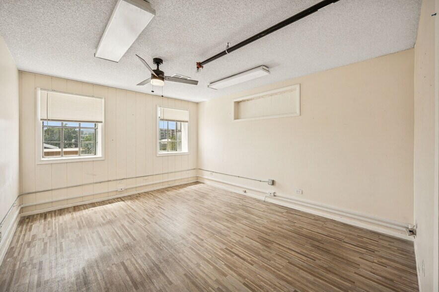 More Photos Of 313 W Bayaud Ave, Denver Warehouse For Lease