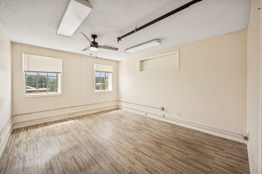 More Photos Of 313 W Bayaud Ave, Denver Warehouse For Sale