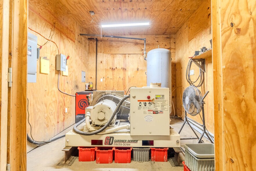 More Photos Of 55-57 Mark Dr, Delmont Light Manufacturing For Lease