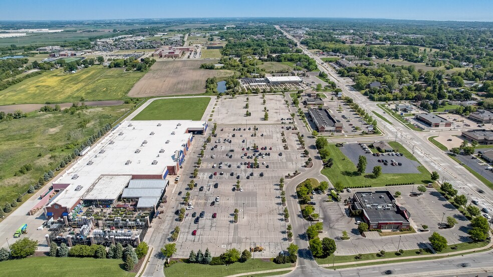 More Photos Of 6318 Green Bay, Kenosha Freestanding For Lease