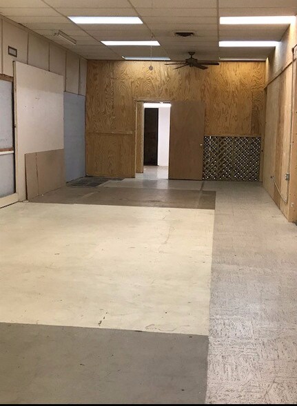 More Photos Of 1215 Sam Houston Ave, Huntsville Storefront Retail Office For Lease