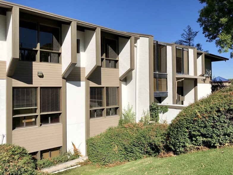 More Photos Of 4578 S Highland Dr, Salt Lake City Unknown For Lease