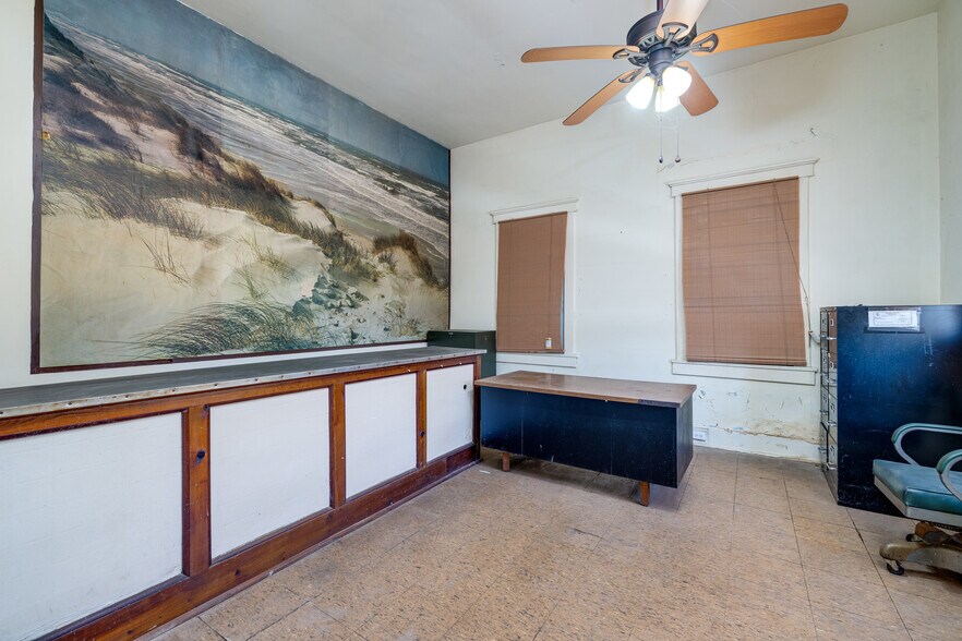 More Photos Of 164 Orchard dr, Timberville Light Distribution For Sale