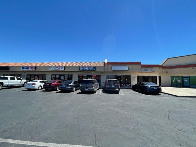 Primary Photo Of 15885-100 Main St, Hesperia Unknown For Lease