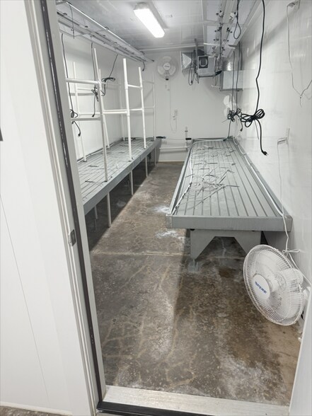 More Photos Of 818 W Veterans Memorial Hwy, Blanchard Industrial For Sale