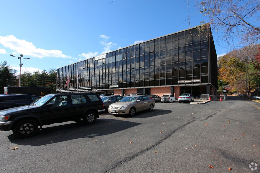 Primary Photo Of 1075 Central Park Ave, Scarsdale Office For Lease