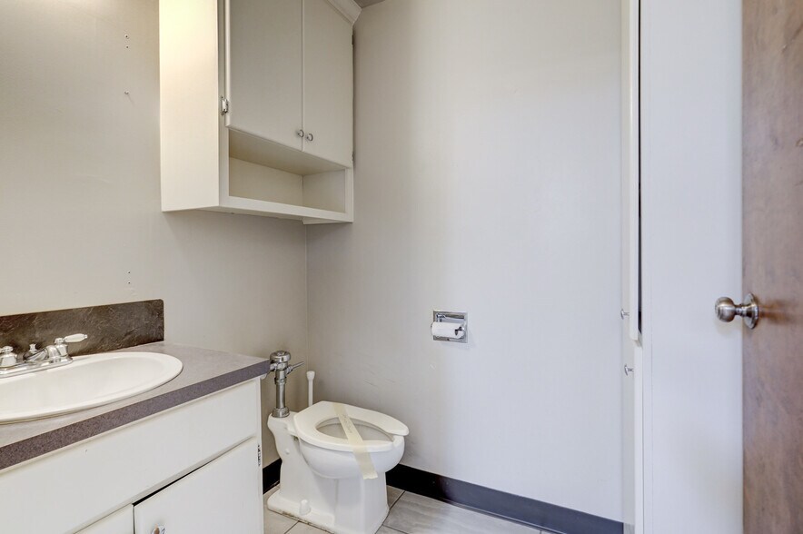 More Photos Of 3100 S Elm Pl, Broken Arrow Medical For Lease