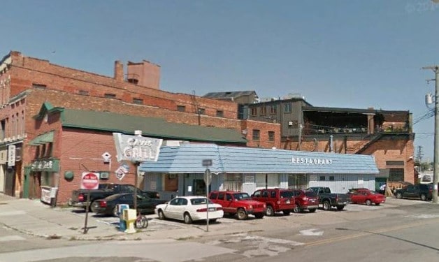 Primary Photo Of 401 Quay St, Port Huron Restaurant For Sale