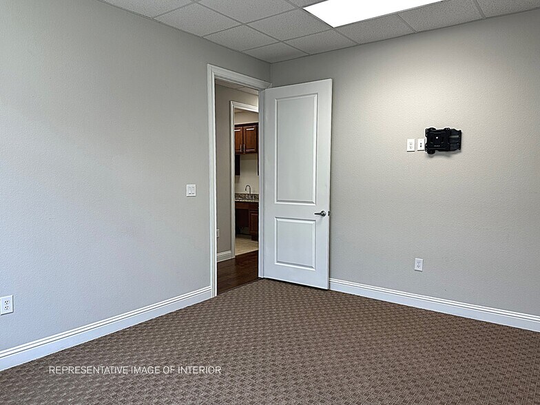 More Photos Of 1402 S Custer Rd, McKinney Medical For Lease