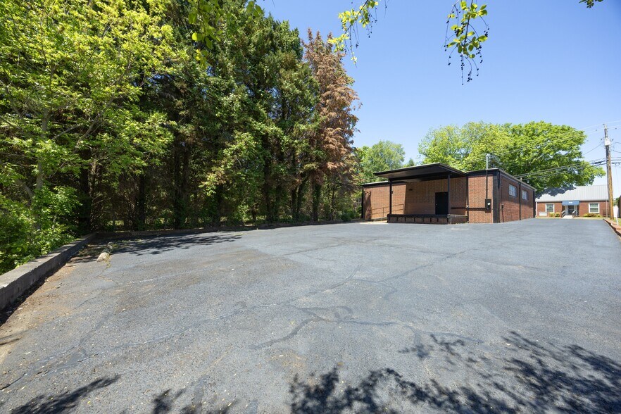 More Photos Of 43 Main W St, Yanceyville Office For Sale