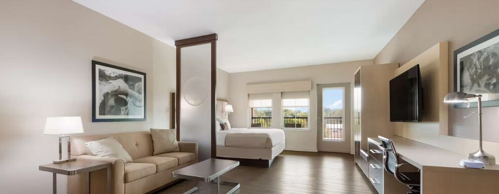 More Photos Of 711 Main St, Bandera Hotel For Sale