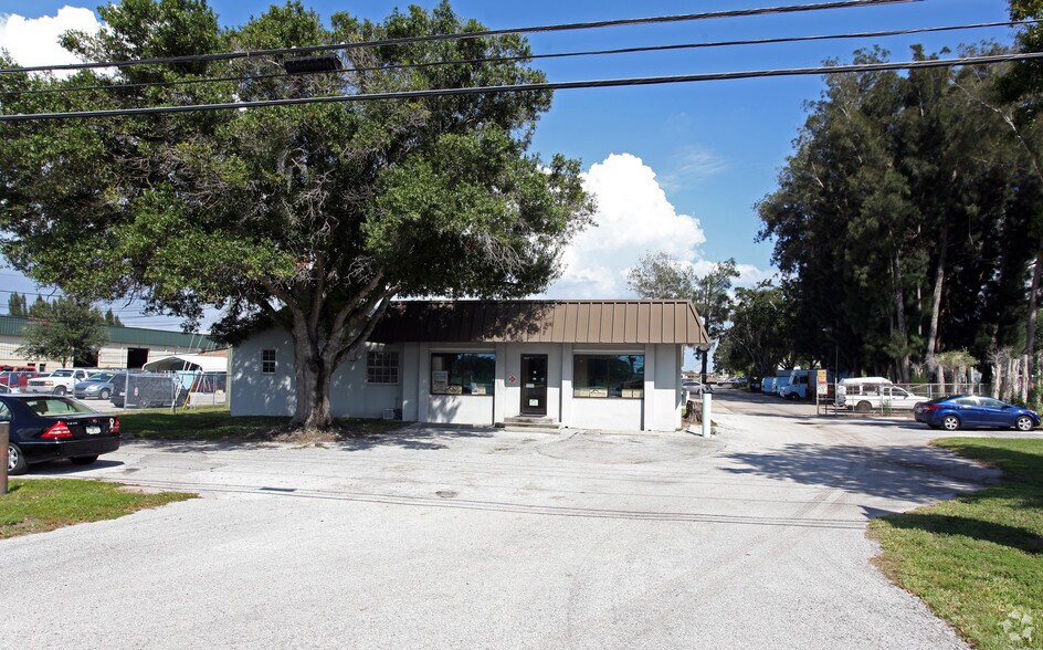 More Photos Of 12841 66th St N, Largo Manufacturing For Sale