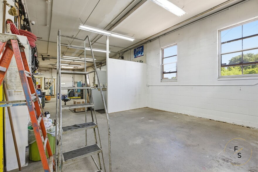 More Photos Of 64 Cody St, West Hartford Warehouse For Sale