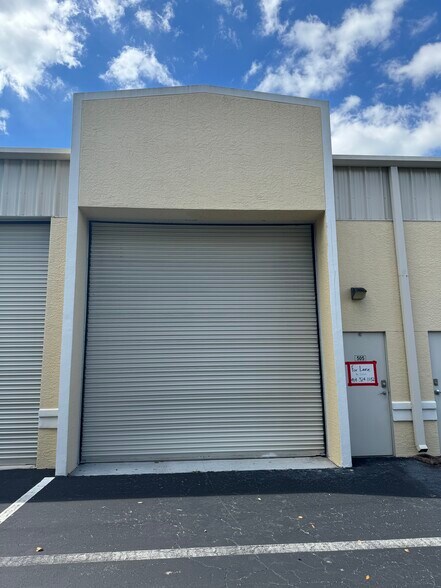 More Photos Of 4776 Radio Rd, Naples Warehouse For Lease