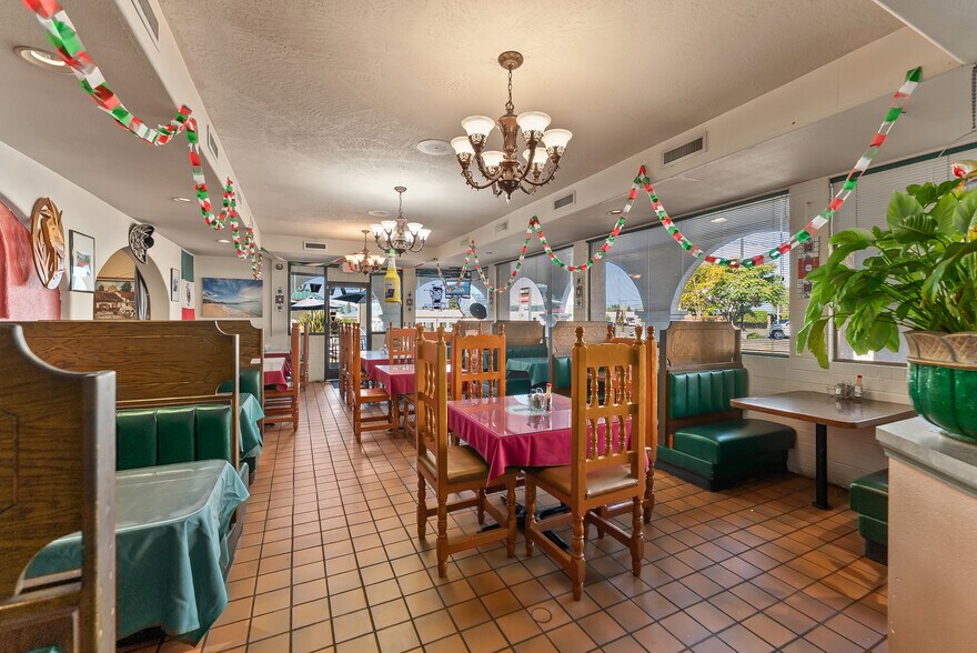 More Photos Of 1347 NE Stephens St, Roseburg Restaurant For Sale