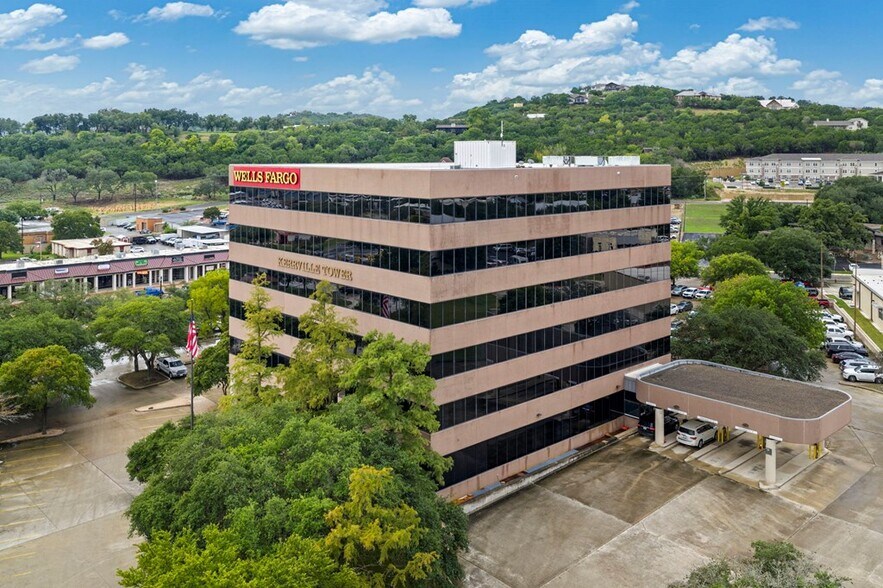 More Photos Of 222 S Sidney Baker St, Kerrville Office For Sale