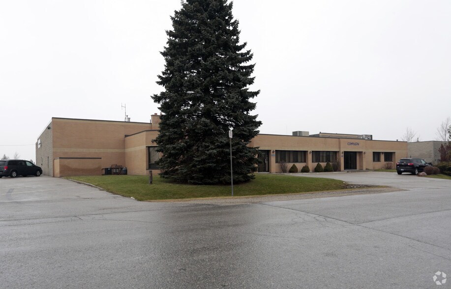 Primary Photo Of 565-567 Massey Rd, Guelph Warehouse For Lease