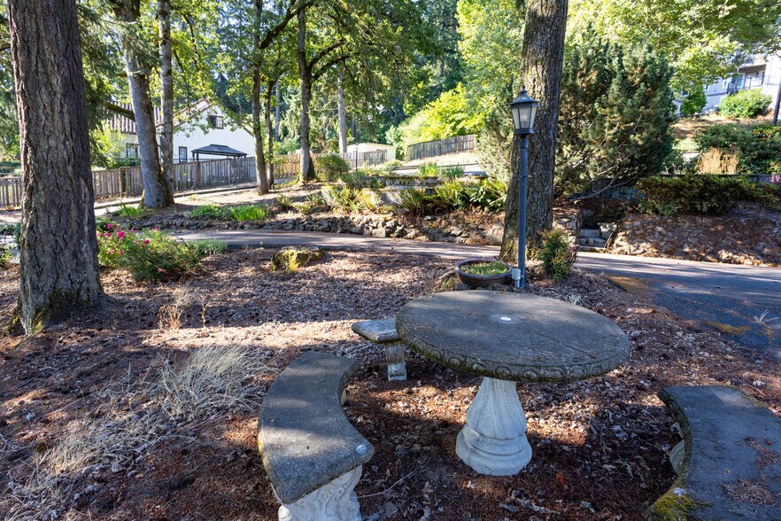 More Photos Of 20255 Willamette Dr, West Linn Specialty For Sale