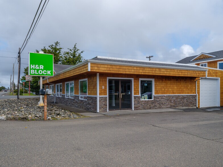 More Photos Of 3003 Highway 101 N, Gearhart Self Storage For Sale
