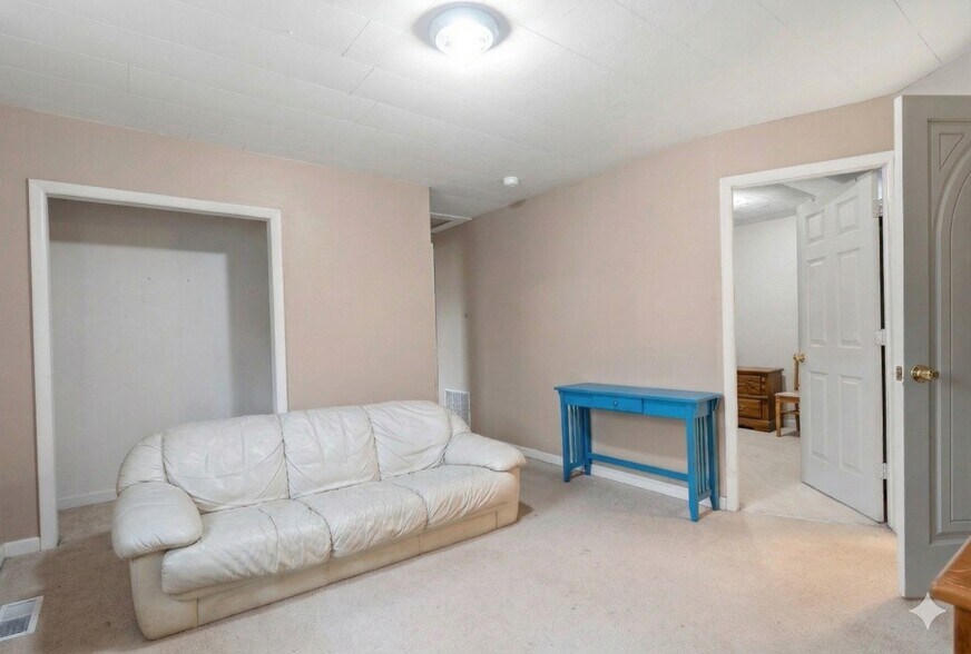 More Photos Of 16708 Frederick Rd, Mount Airy General Retail For Sale