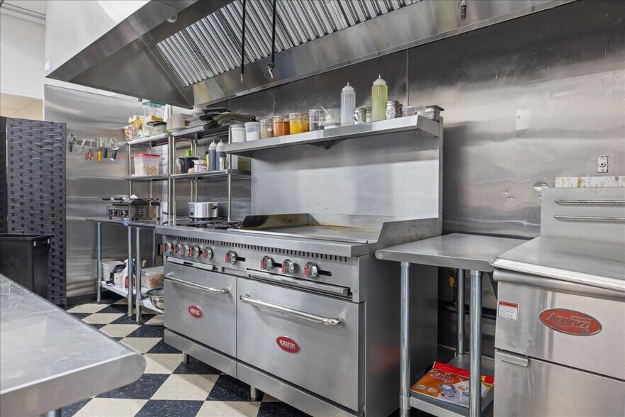 More Photos Of 331-335 Grape St, Whitehall Freestanding For Sale