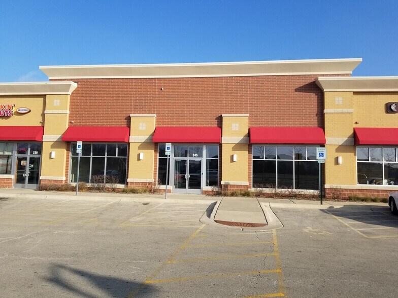 More Photos Of 239-253 S Weber Rd, Romeoville Freestanding For Lease