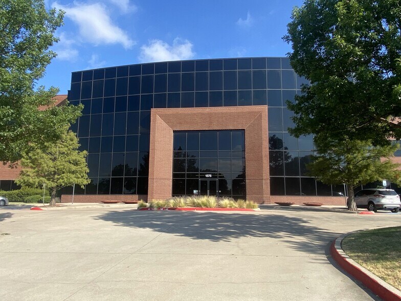 More Photos Of 1575 Heritage Dr, McKinney Office For Lease