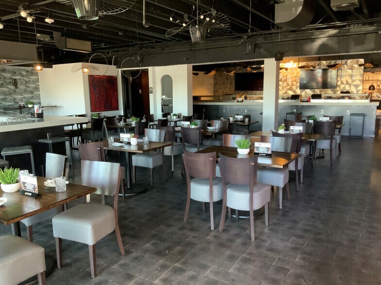 More Photos Of 5538 N 7th St, Phoenix Restaurant For Lease