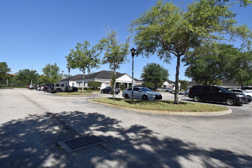 More Photos Of 1377 Providence Rd, Brandon Medical For Lease