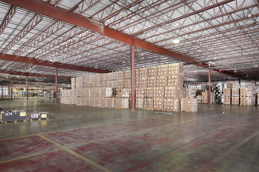 More Photos Of 2530 Thomas Ave, Jeannette Warehouse For Lease