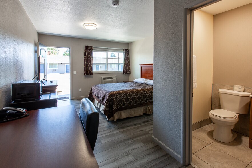 More Photos Of 1152 Main St, Springfield Hotel For Sale