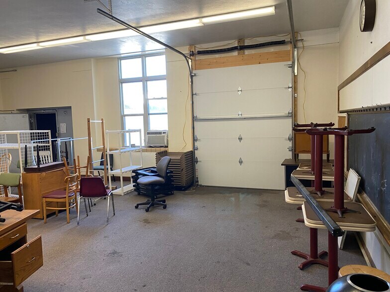 More Photos Of 719 S Fayette St, Washington Court House Flex For Sale