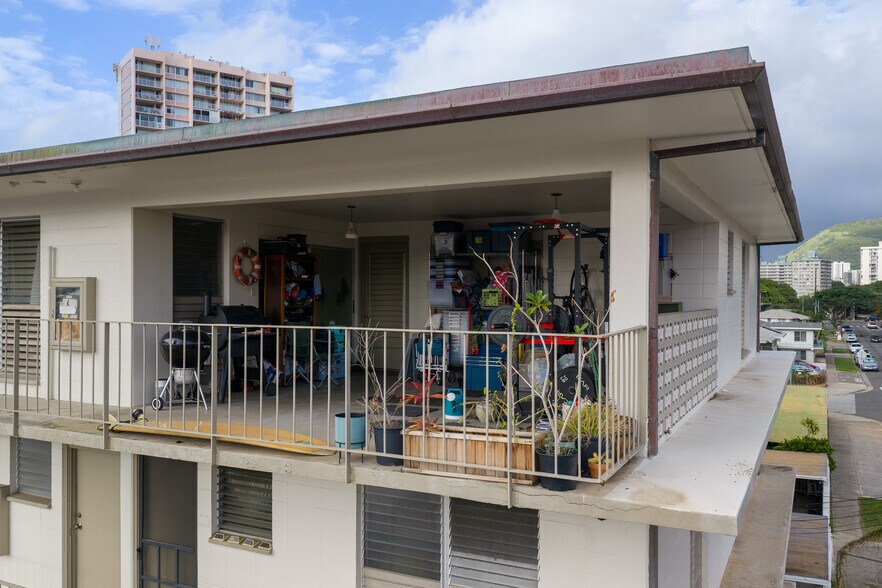 More Photos Of 534 Kamoku St, Honolulu Apartments For Sale