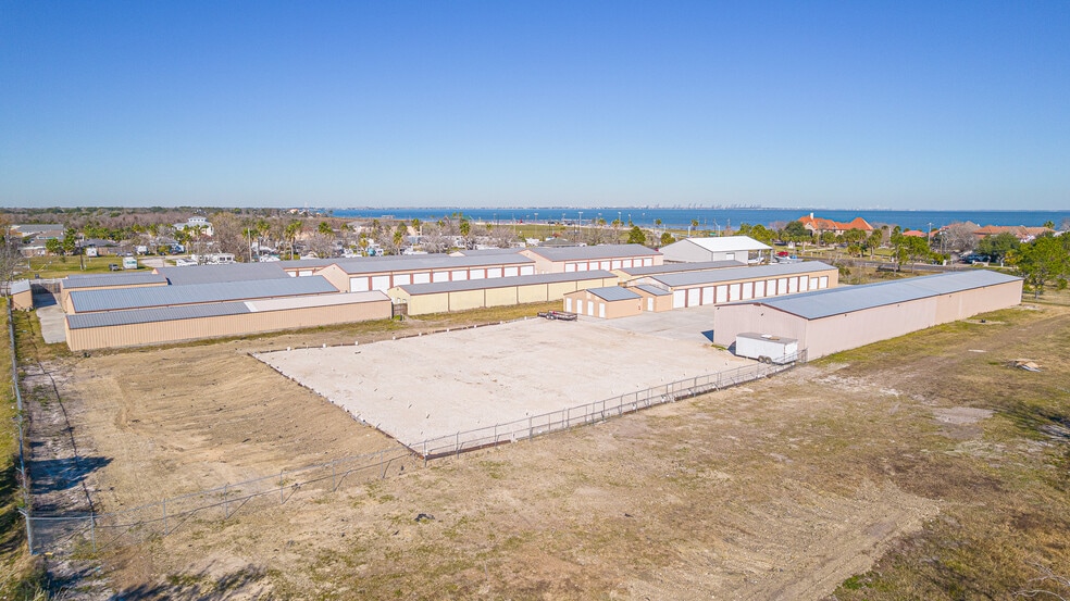 More Photos Of 207 27th St, San Leon Self Storage For Sale