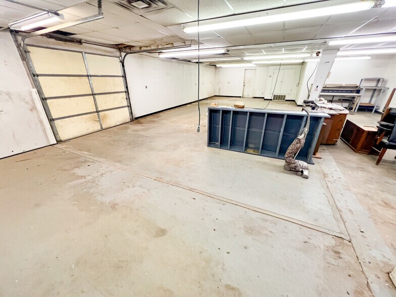 More Photos Of 300 W 61st St, Odessa Industrial For Sale