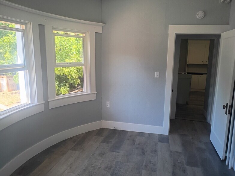 More Photos Of 213 Cedar St, Klamath Falls Apartments For Sale