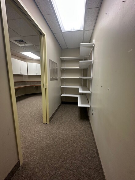 More Photos Of 546 Cromwell Ave, Rocky Hill Medical For Sale