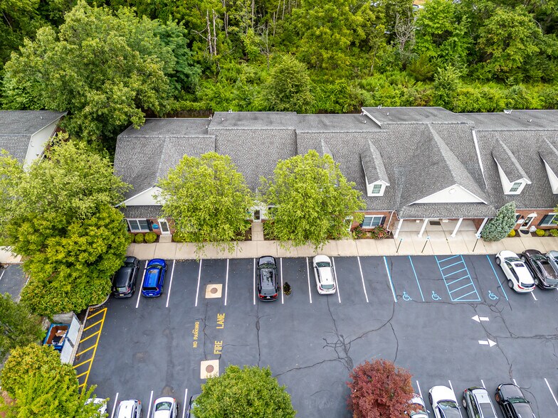 More Photos Of 1555 Ruth Rd, North Brunswick Office For Lease