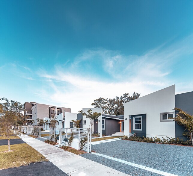 More Photos Of 5742 SW 62nd St, Coral Gables Apartments For Sale