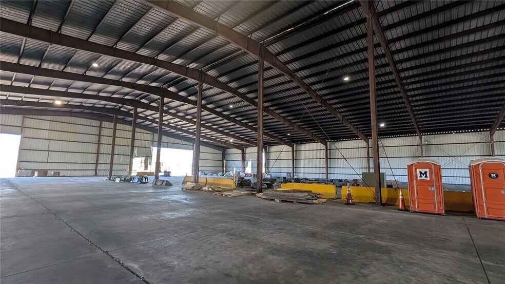 More Photos Of 1509 S Byron Butler Pky, Perry Manufacturing For Lease
