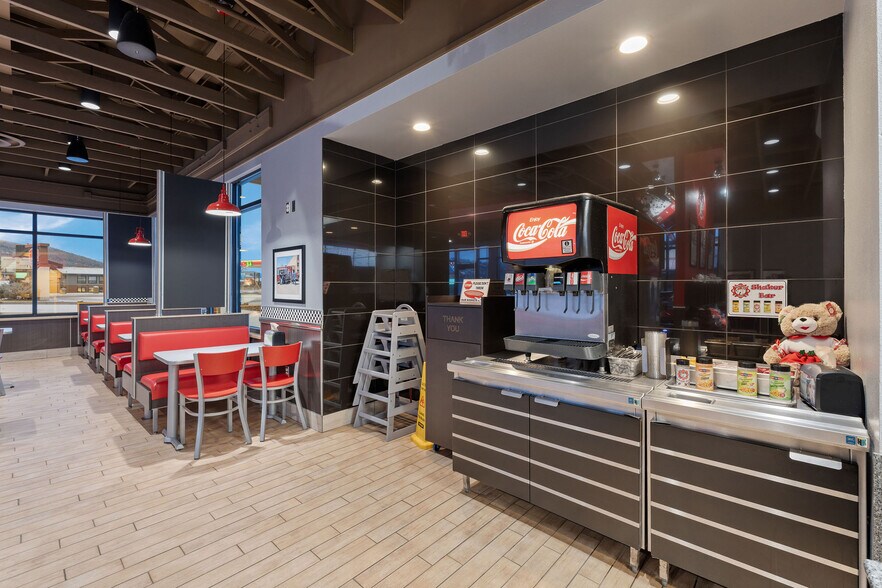 More Photos Of 205 18th St, Kalispell Fast Food For Sale