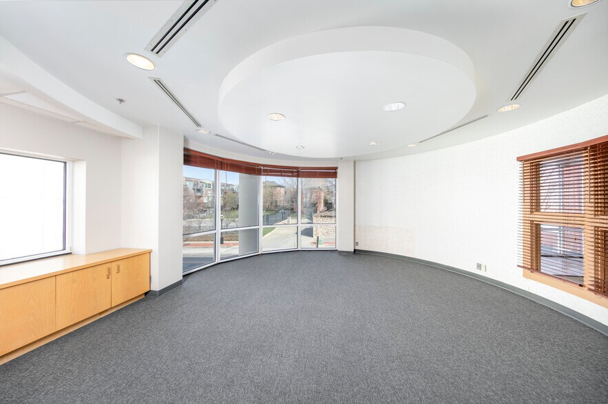 More Photos Of 1100 Pennsylvania Ave, Kansas City Office For Sale