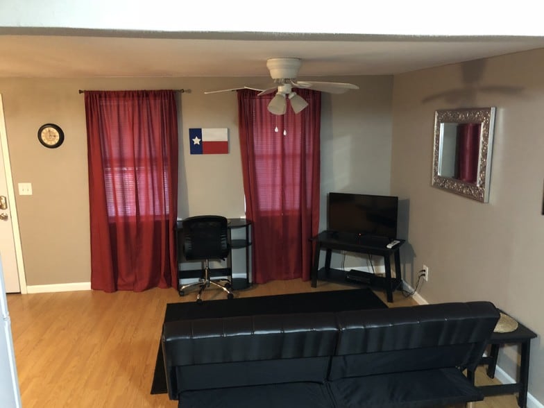 More Photos Of 5202 County Road 469, Brazoria Apartments For Sale