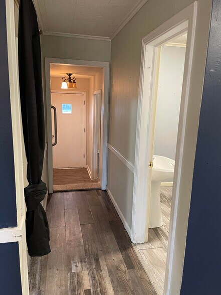 More Photos Of 103 Garland St, Greenfield Office Residential For Sale