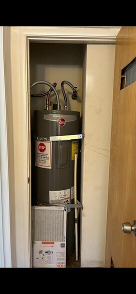 More Photos Of 6004-6012 Gloria Dr, Sacramento Apartments For Sale