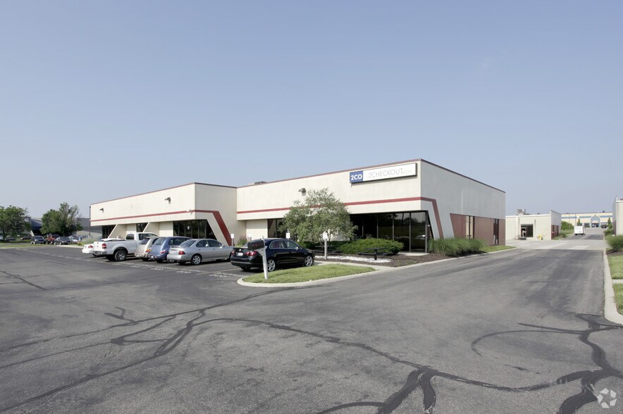 More Photos Of 4350 Equity Dr, Columbus Flex For Lease