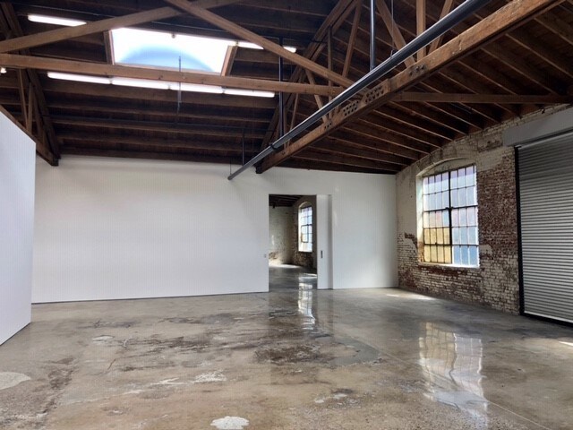 More Photos Of 664 S Anderson St, Los Angeles Warehouse For Lease