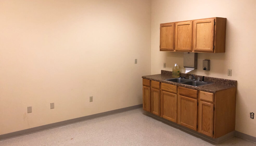 More Photos Of 1759 Medical Park Dr, Biloxi Healthcare For Sale