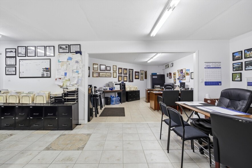 More Photos Of 22790 S Dixie Hwy, Miami Showroom For Lease